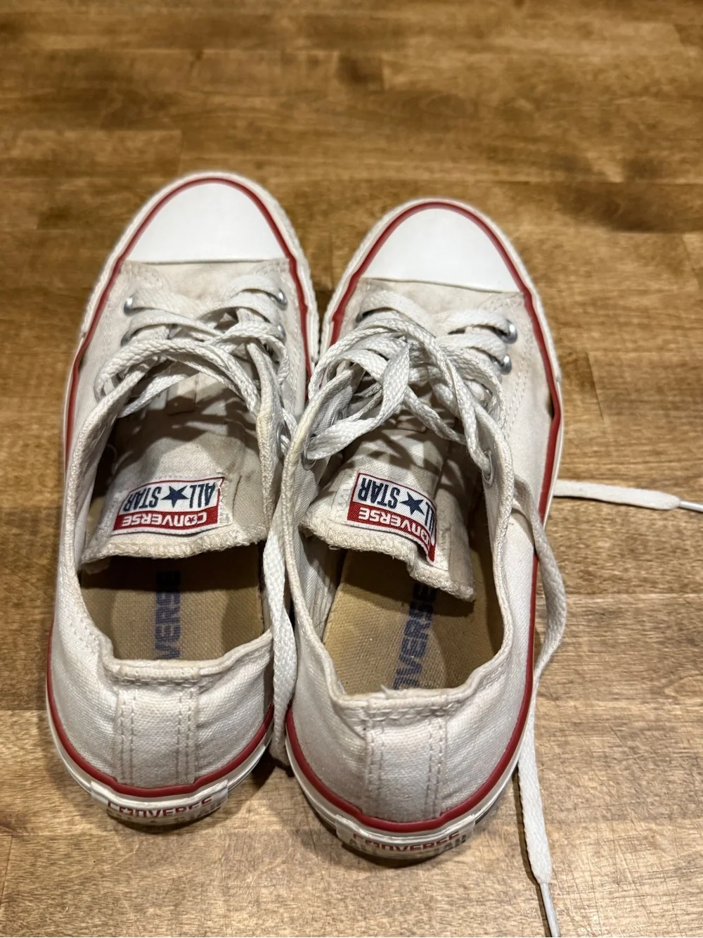 Converse' Low Top Canvas Sneakers size 7